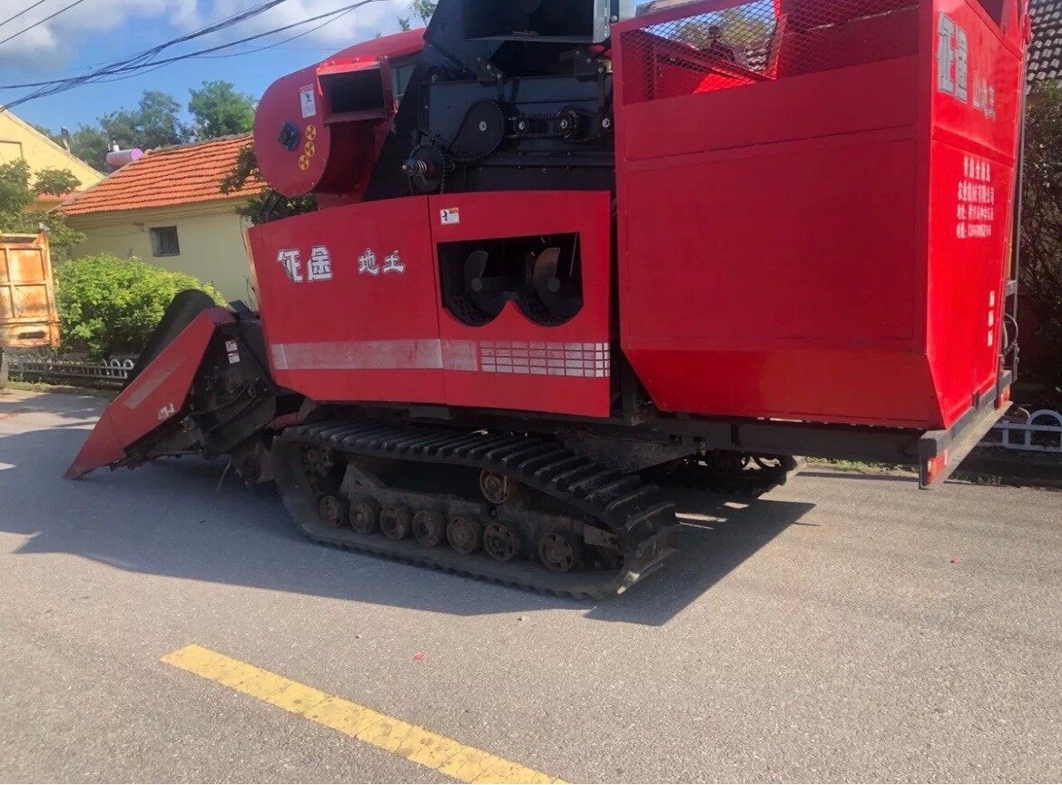 征途山地王履带式玉米收割机