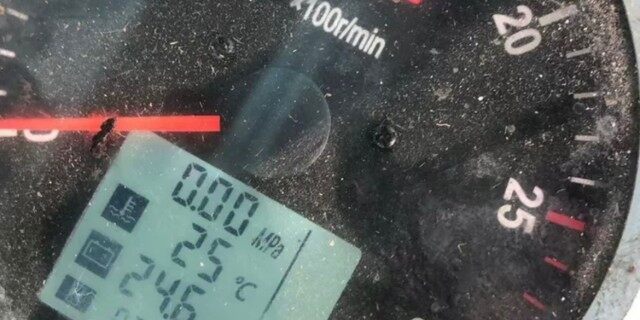 征途山地王履带式玉米收割机