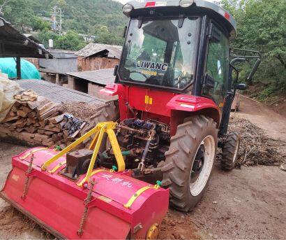 濰坊力王LW704拖拉機