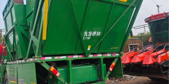 迪马猛狼4YZJ-4B自走式玉米茎穗兼收收获机