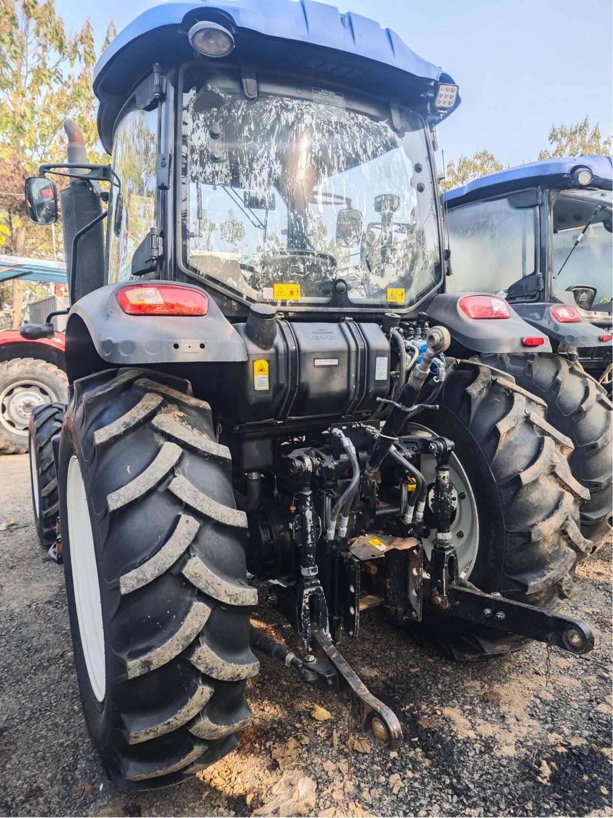 雷沃欧豹M1604-5XS1轮式拖拉机