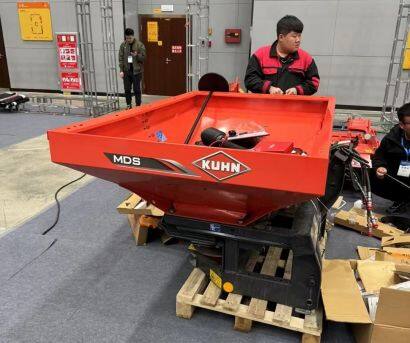 庫恩30.1背負撒肥機