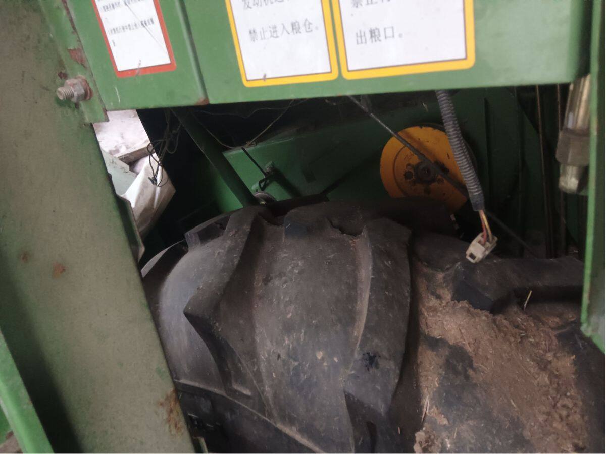 中联谷王4LZ-8B自走式谷物联合收割机