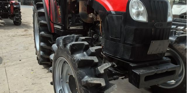 东方红LX904轮式拖拉机