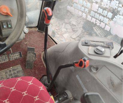 雷沃歐豹MW2104-6輪式拖拉機(jī)