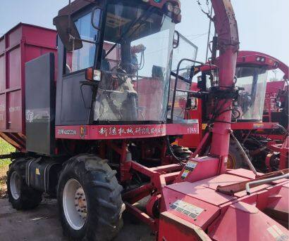 新疆牧神4QZ-2200型自走式青（黃）貯飼料收獲機(jī)