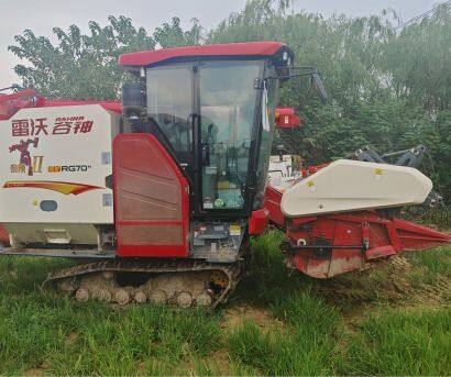 雷沃谷神RG70神領航谷物聯合收獲機