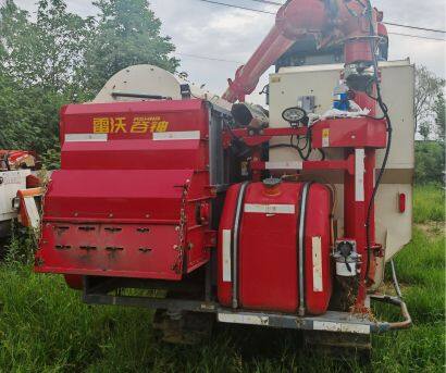 雷沃谷神RG70神領航谷物聯合收獲機