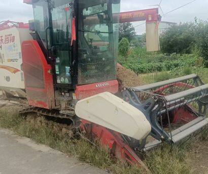 雷沃谷神RG70收獲機