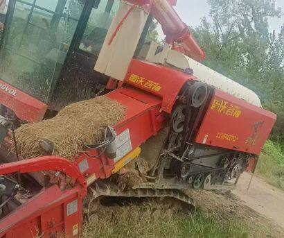雷沃谷神RG70收獲機