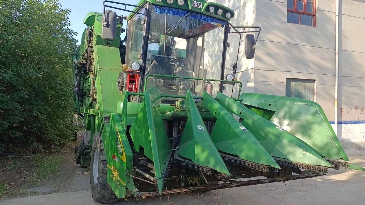 迪马4YZJ-4B玉米茎穗兼收获机