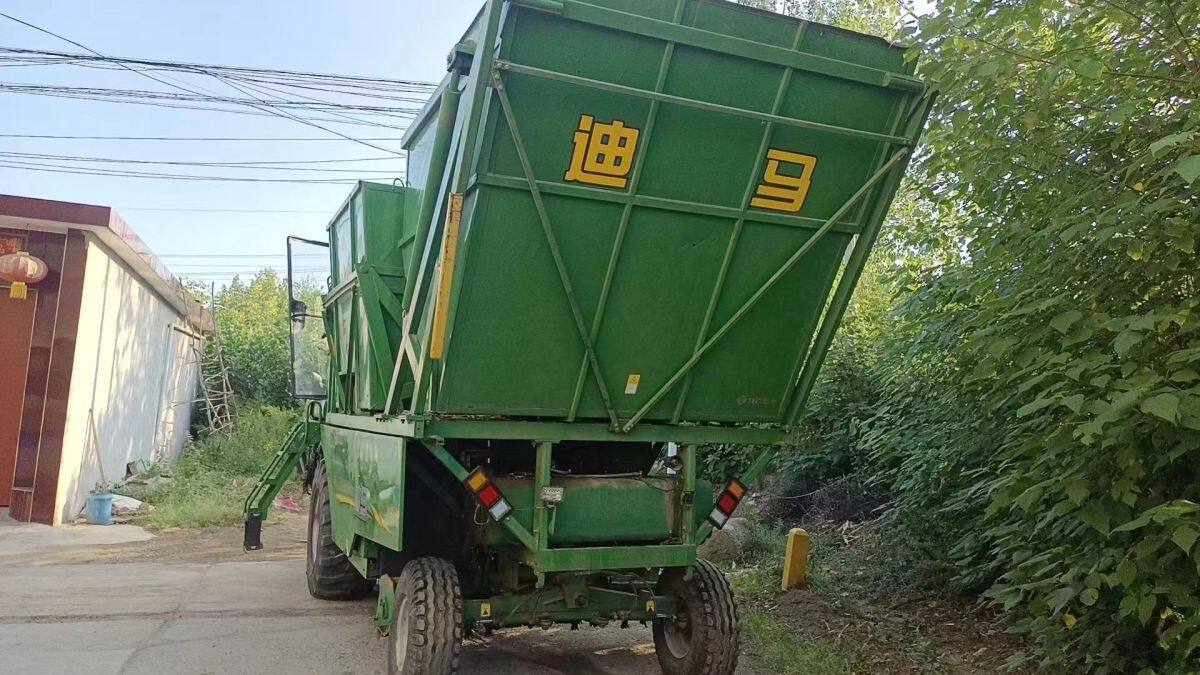 迪马4YZJ-4B玉米茎穗兼收获机