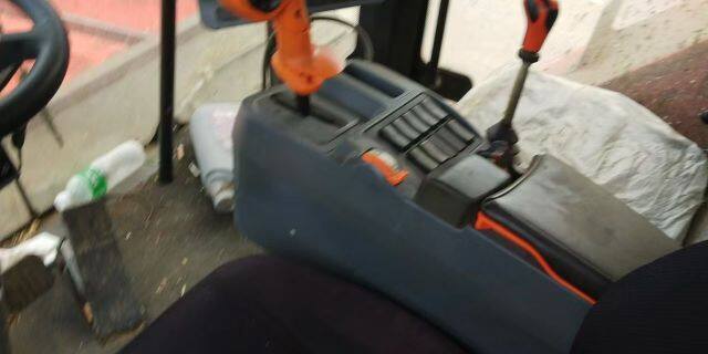 英虎4YZJ-4HB型自走式玉米收割机