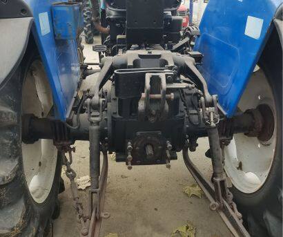 上海紐荷蘭SNH704拖拉機