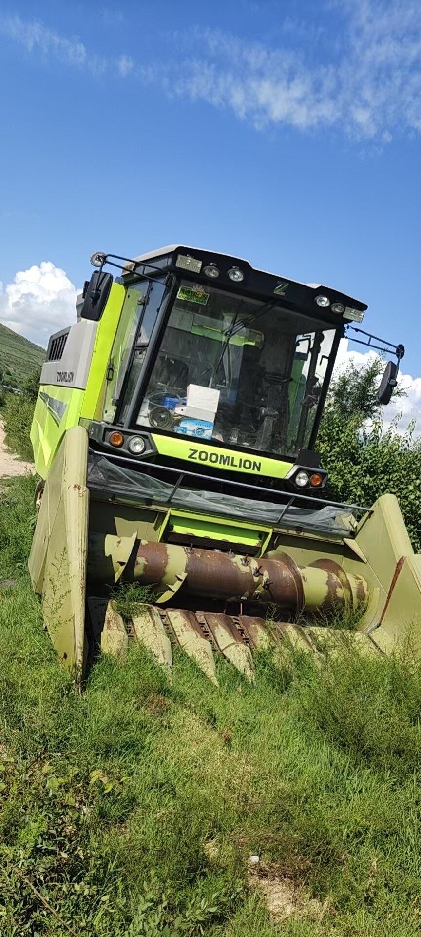 中联谷王4LZ-8BZ1自走式谷物联合收割机