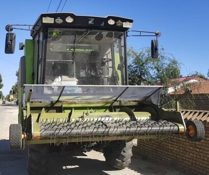 中聯谷王4LZ-8BZ1自走式谷物聯合收割機