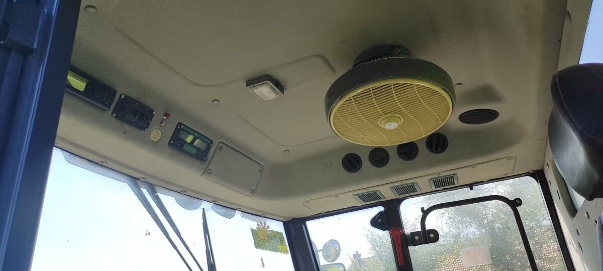 中联谷王4LZ-8BZ1自走式谷物联合收割机