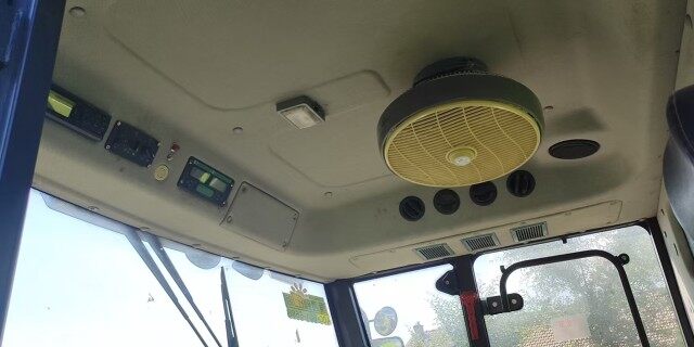 中联谷王4LZ-8BZ1自走式谷物联合收割机