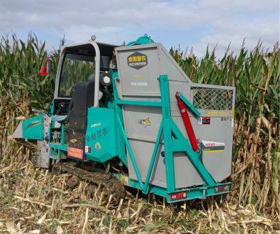 卓阳智农两行履带式玉米收割机