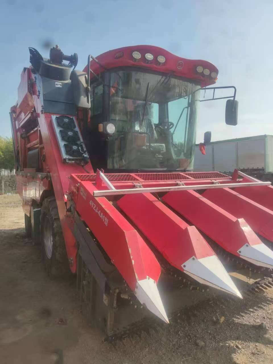 唐工4YZJ-4A1型自走式茎穗兼收玉米收获机
