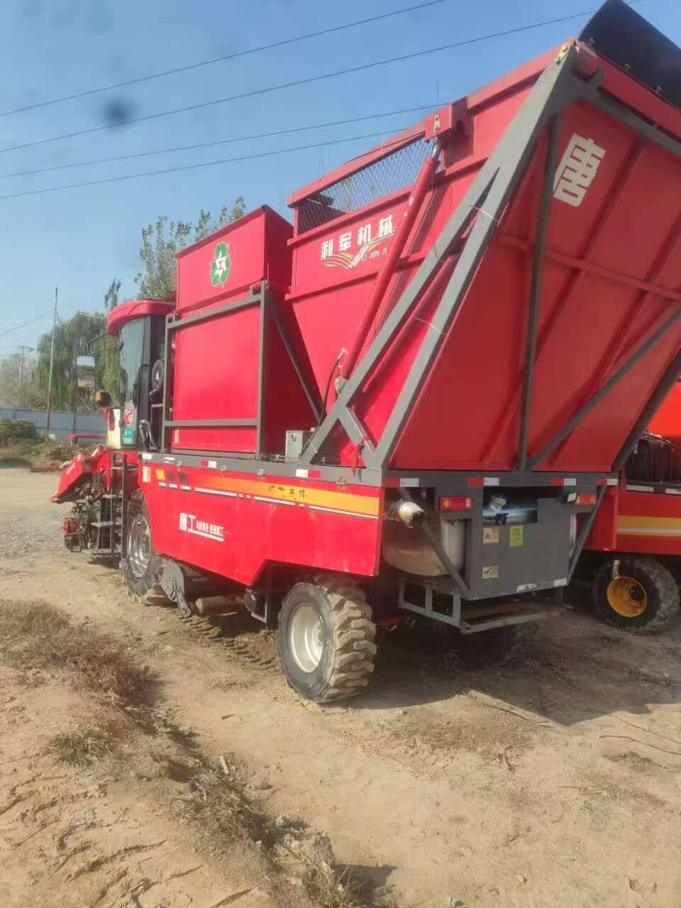 唐工4YZJ-4A1型自走式茎穗兼收玉米收获机