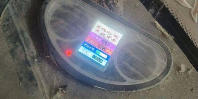 巨明4YZLP-3A自走式玉米收获机