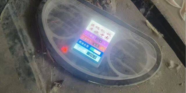 巨明4YZLP-3A履带自走式玉米收割机