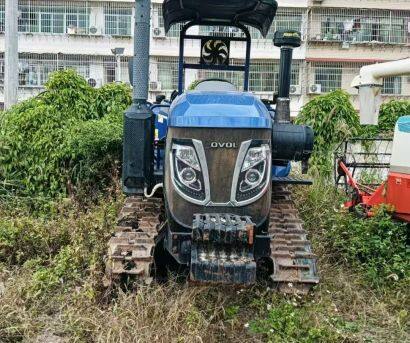雷沃歐豹M1002方向盤式履帶拖拉機
