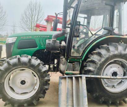 常發(fā)CFF1204拖拉機(jī)