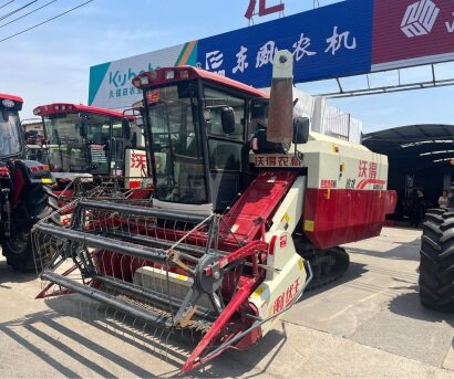 沃得4LZ-8.0EP履帶自走全喂入式谷物聯(lián)合收割機(jī)