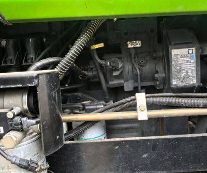 華夏XTC1804-1輪式拖拉機