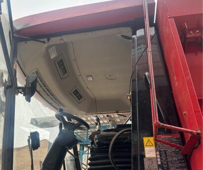 雷沃4LZ-10M7自走式谷物聯(lián)合收割機(jī)