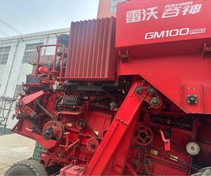 雷沃4LZ-10M7自走式谷物聯(lián)合收割機(jī)