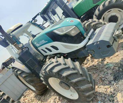 雷沃阿波斯1504輪式拖拉機