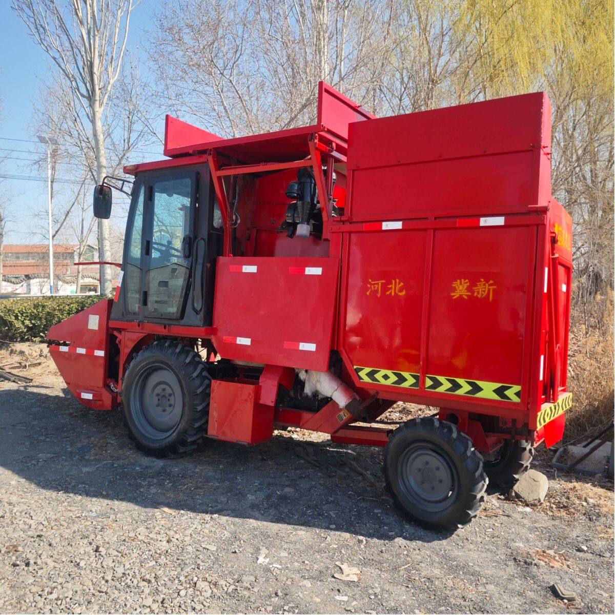 冀新4YZQ-2C自走式玉米收获机