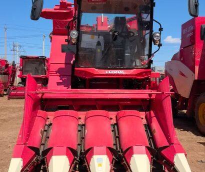 雷沃谷神4YJ-4FC1自走式玉米莖穗兼收收割機
