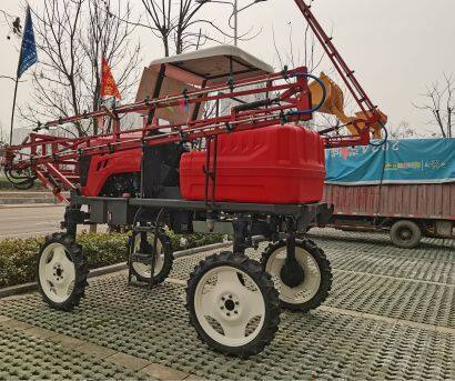 自走式噴桿打藥機
