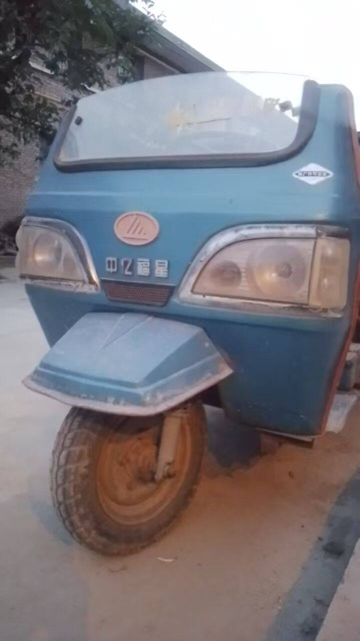 中亿柴油三轮车