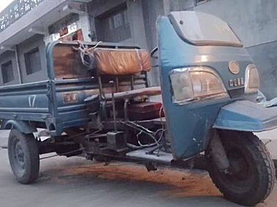 中亿柴油三轮车