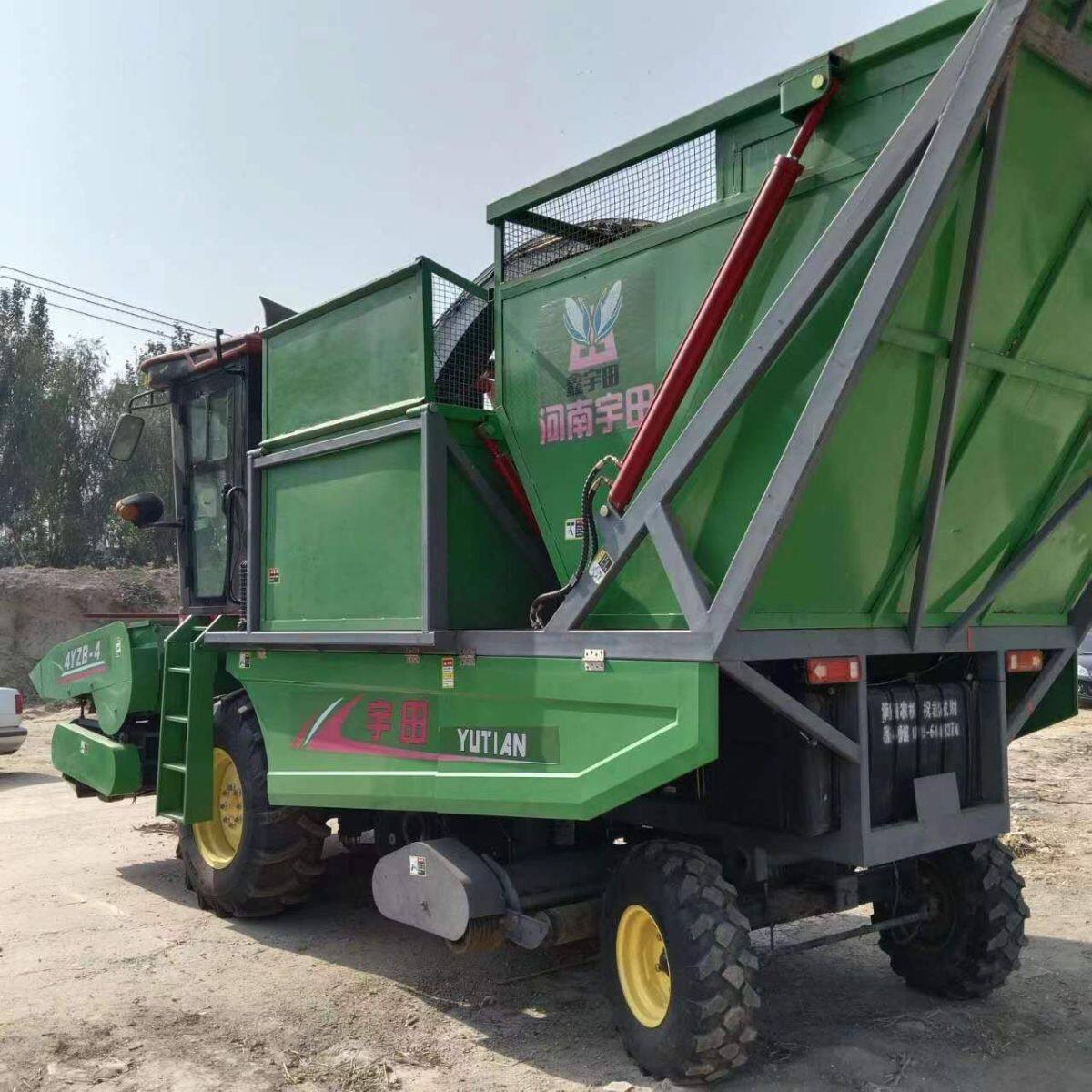 宇田4YZL-4型自走式玉米茎穗兼收收割机