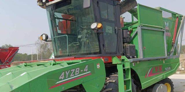 宇田4YZL-4型自走式玉米茎穗兼收收割机
