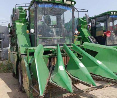 迪馬4YZJ-4B型自走式玉米莖穗兼收收割機(jī)