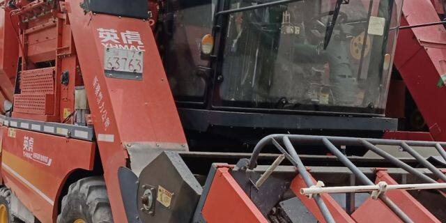 英虎4YZJ-4型自走式玉米茎穗兼收收割机