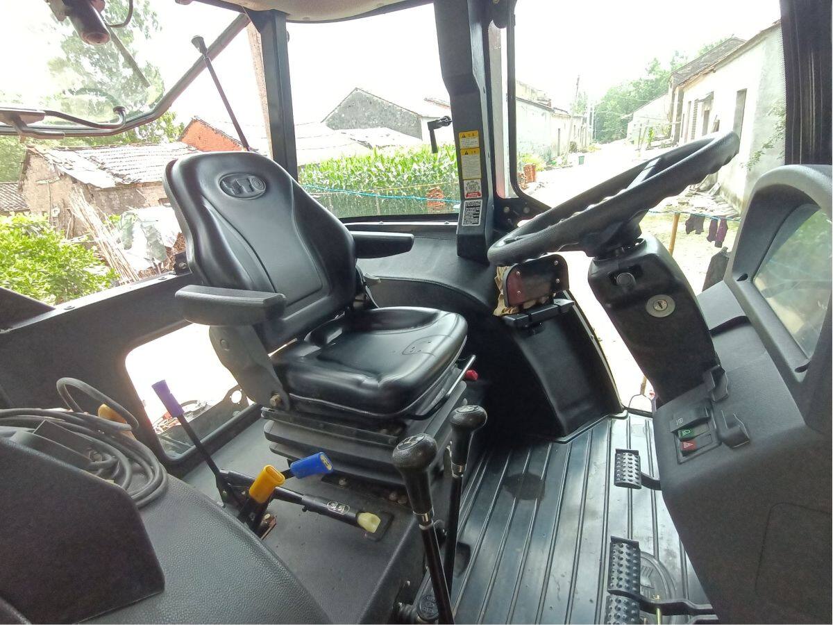 东方红LX1504拖拉机