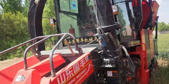 国丰4YZQP-2型玉米茎穗兼收收割机