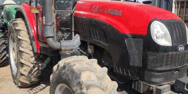 东方红LX1204轮式拖拉机