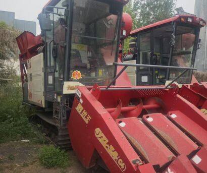 沃得4YZL-3A型履帶自走式玉米收割機