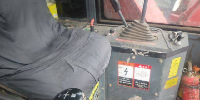 沃得4YZL-3A型履带自走式玉米收割机