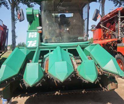 常發(fā)CF4625玉米莖穗兼收收割機(jī)