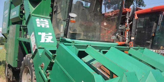 常发CF4625玉米茎穗兼收收割机